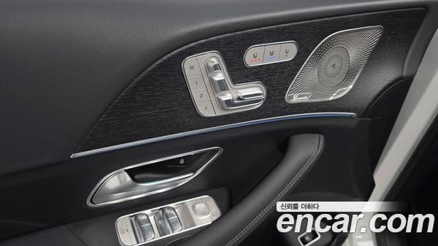 Mercedes-Benz GLE-Class 2025 — ფოტო 14/20
