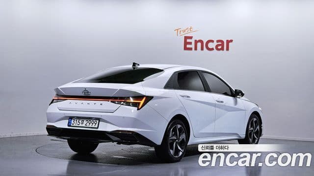 Hyundai Avante 2021 — ფოტო 1/20