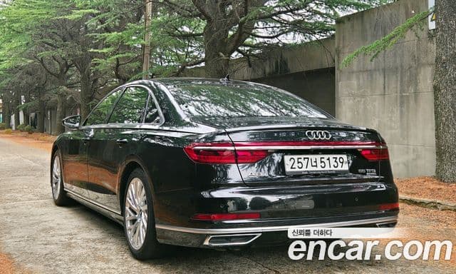 Audi A8 2020 — Фото 3/20
