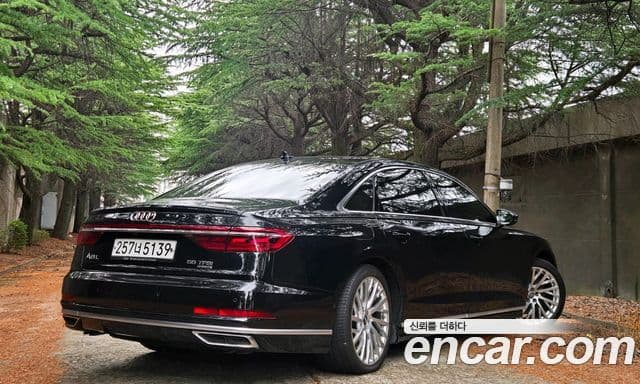 Audi A8 2020 — Фото 9/20
