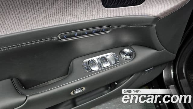 Genesis G90 2022 — Şəkil 28/31