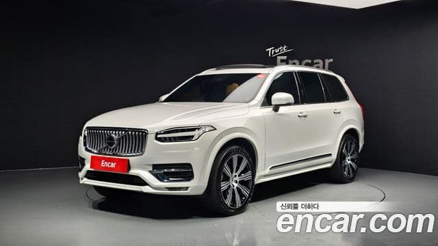 Volvo XC90 2023 — Фото 1/20
