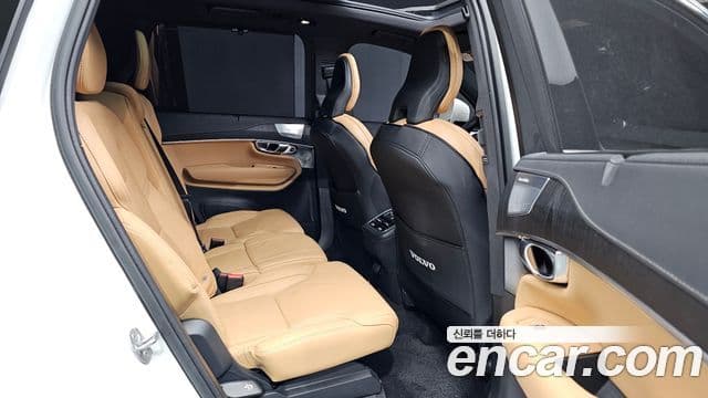 Volvo XC90 2023 — Фото 12/20