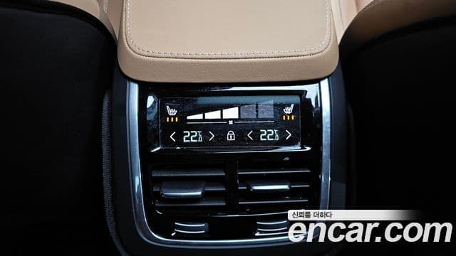 Volvo XC90 2023 — Фото 19/20