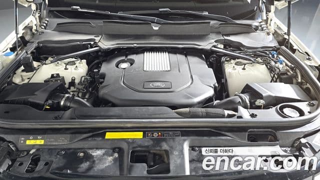 Land Rover Discovery 5 2019 — Şəkil 6/20