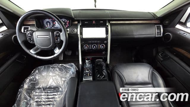 Land Rover Discovery 5 2019 — Şəkil 7/20