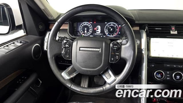Land Rover Discovery 5 2019 — Şəkil 15/20