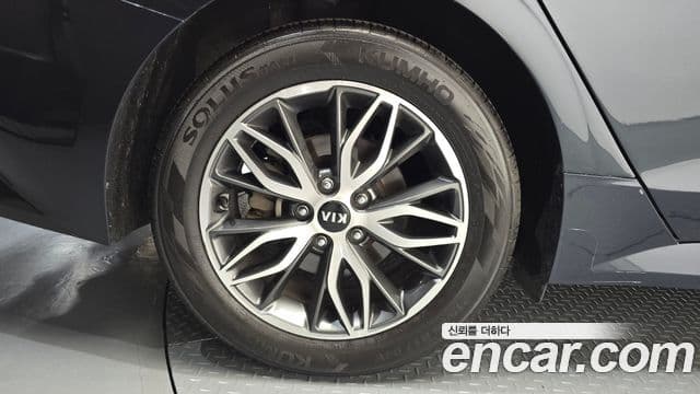 Kia K5 2020 — ფოტო 5/20