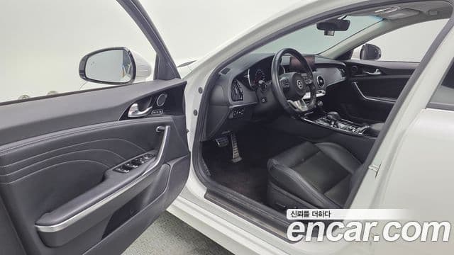 Kia Stinger 2021 — Şəkil 10/20