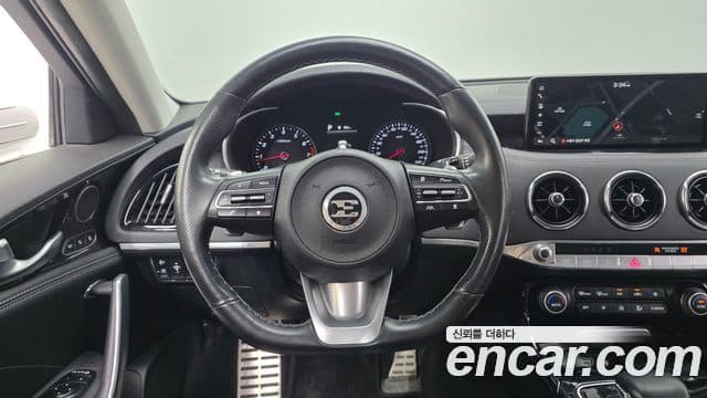 Kia Stinger 2021 — Şəkil 14/20