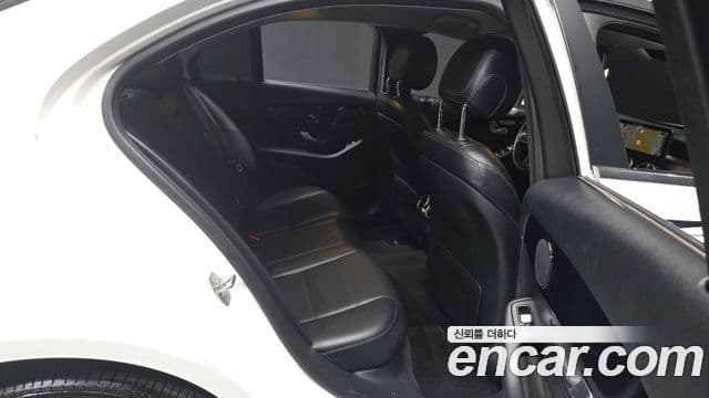 Mercedes-Benz C-Class 2019 — Şəkil 12/20