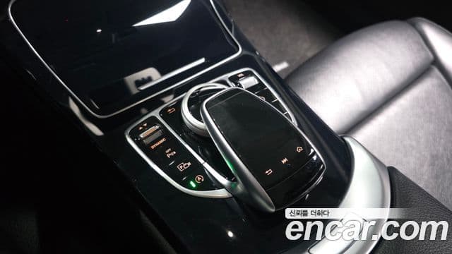 Mercedes-Benz C-Class 2019 — Şəkil 18/20