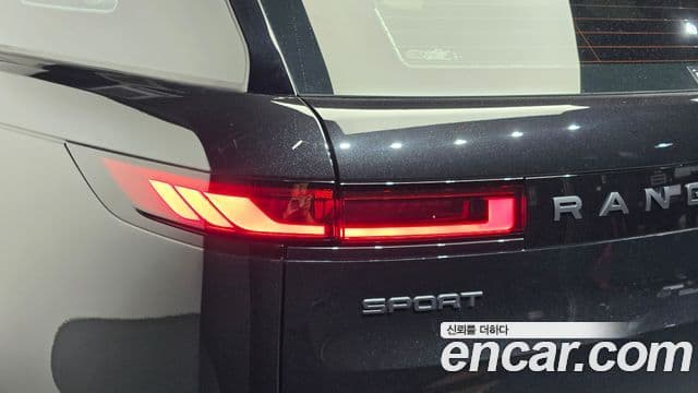 Land Rover Range Rover Sport 2026 — Photo 16/36