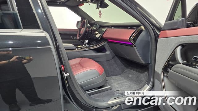 Land Rover Range Rover Sport 2026 — Photo 30/36