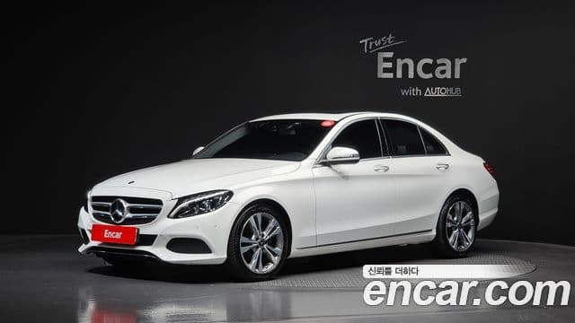 Mercedes-Benz C-Class 2018 — Şəkil 29/31