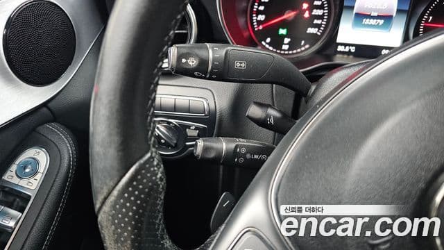 Mercedes-Benz C-Class 2018 — Şəkil 25/31