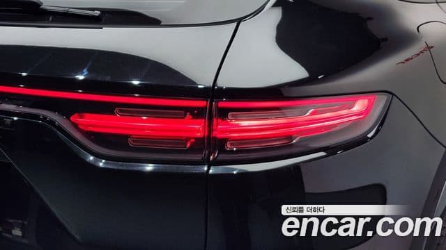 Porsche Cayenne 2023 — Photo 4/37