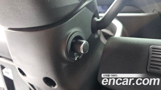 Land Rover Defender 2020 — Photo 7/35