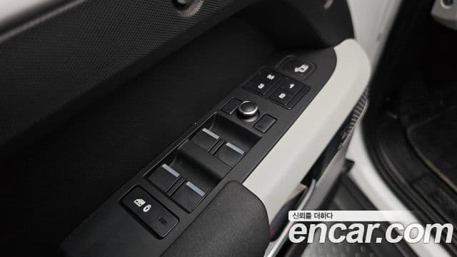 Land Rover Defender 2020 — Photo 5/35