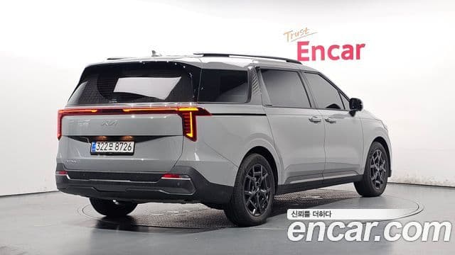 Kia Carnival 2025 — Şəkil 2/20