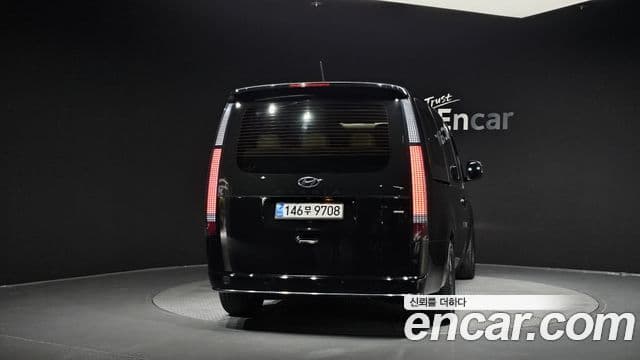 Hyundai Staria 2021 — ფოტო 4/20