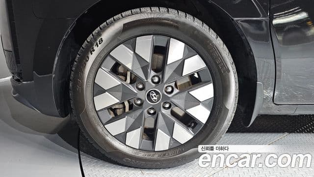 Hyundai Staria 2021 — ფოტო 5/20
