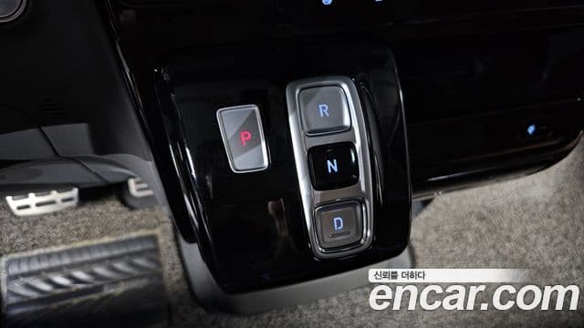 Hyundai Staria 2021 — ფოტო 9/20