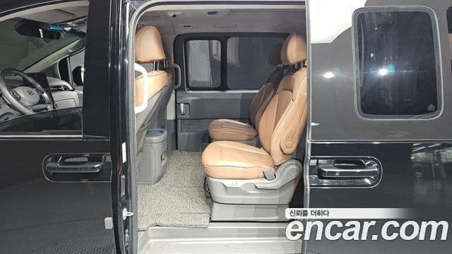 Hyundai Staria 2021 — ფოტო 12/20