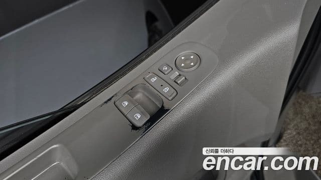 Hyundai Staria 2021 — ფოტო 13/20