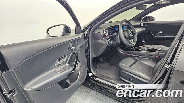 Mercedes-Benz A-Class 2020 — Фото 10/20