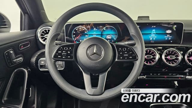 Mercedes-Benz A-Class 2020 — Фото 13/20