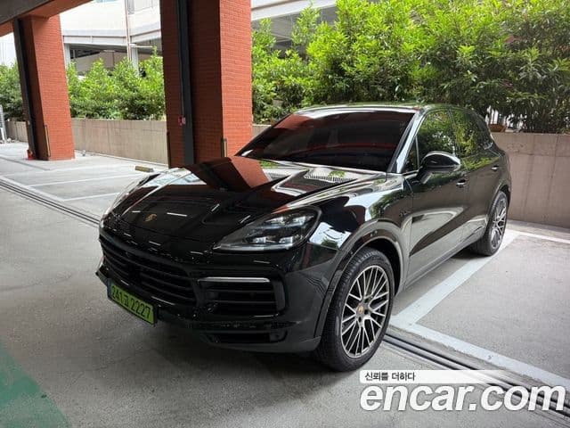 Porsche Cayenne 2023 — Photo 10/17