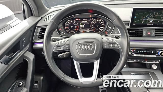 Audi Q5 2020 — ფოტო 13/20
