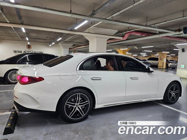 Mercedes-Benz E-Class 2025 — Фото 4/20