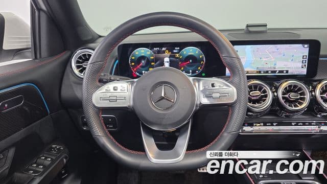 Mercedes-Benz GLB-Class 2022 — Şəkil 14/20