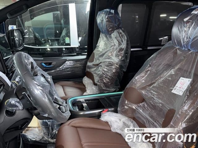 Hyundai Staria 2024 — ფოტო 3/7