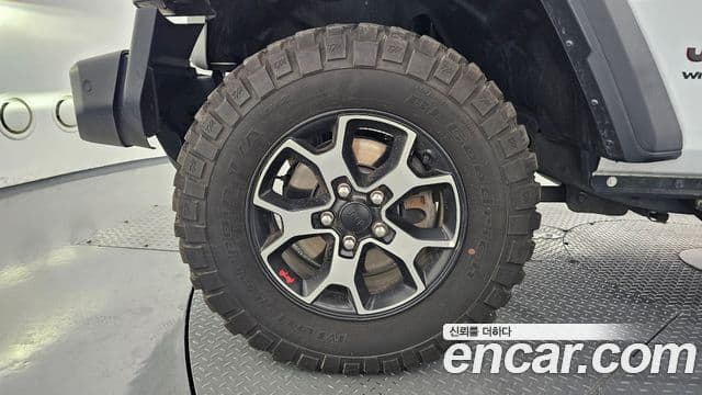 Jeep Wrangler 2023 — ფოტო 5/20