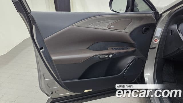 Lexus RX350h 2023 — Photo 22/31
