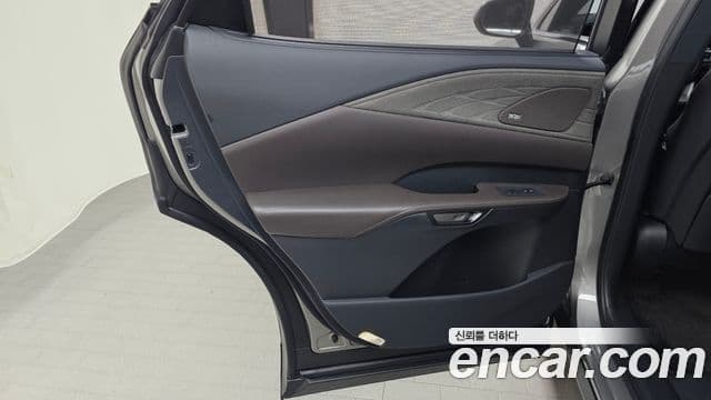 Lexus RX350h 2023 — Photo 27/31