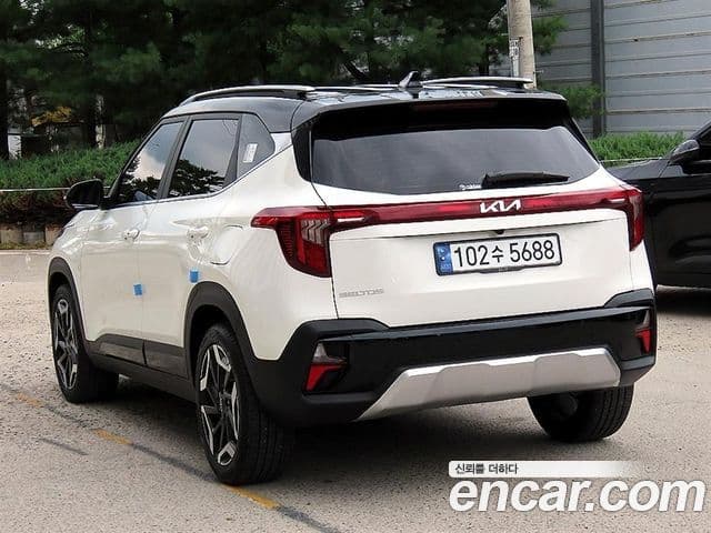 Kia Seltos 2023 — Фото 3/20