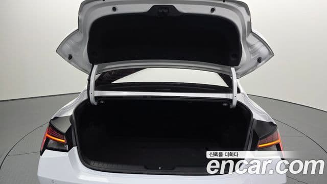 Hyundai Avante 2021 — ფოტო 20/20