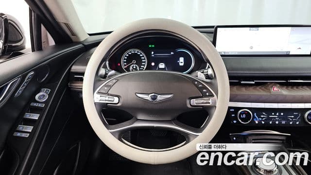Genesis Electrified G80 2022 — ფოტო 13/20