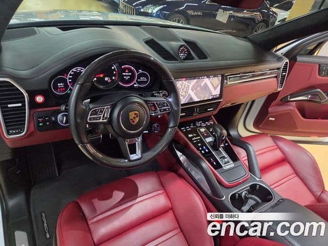 Porsche Cayenne 2021 — ფოტო 10/20