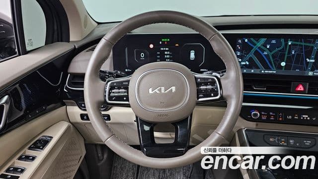 Kia Carnival 2024 — ფოტო 13/20