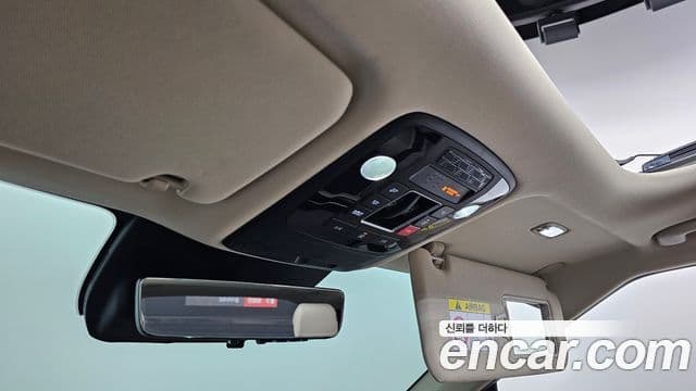 Kia Carnival 2024 — ფოტო 15/20