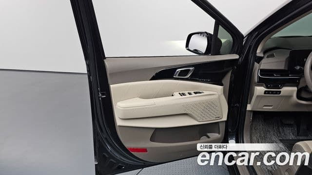 Kia Carnival 2024 — Photo 4/37