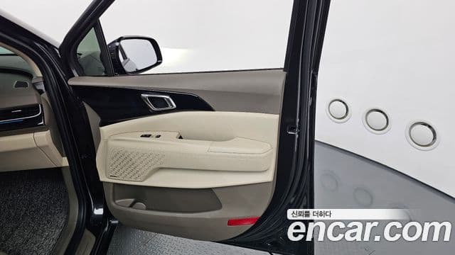 Kia Carnival 2024 — Photo 31/37