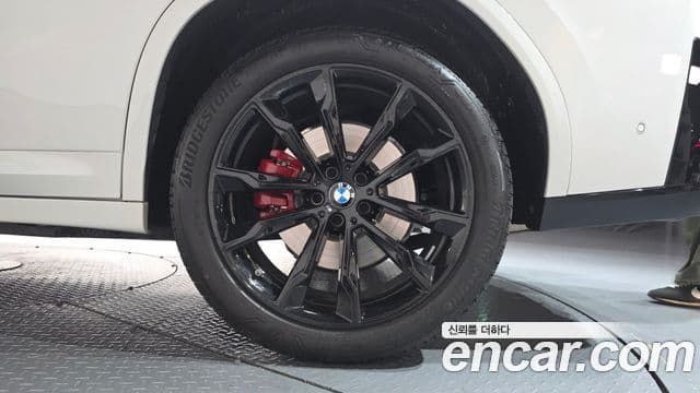 BMW X4 2025 — Photo 8/35