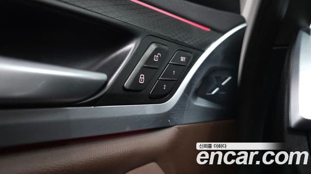 BMW X4 2025 — Photo 10/35