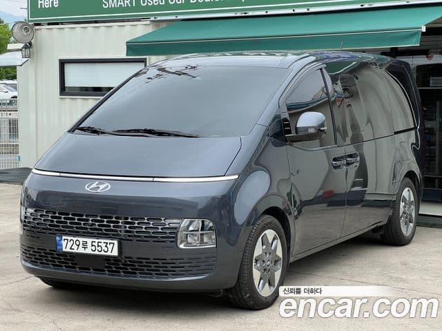 Hyundai Staria 2023 — ფოტო 1/20